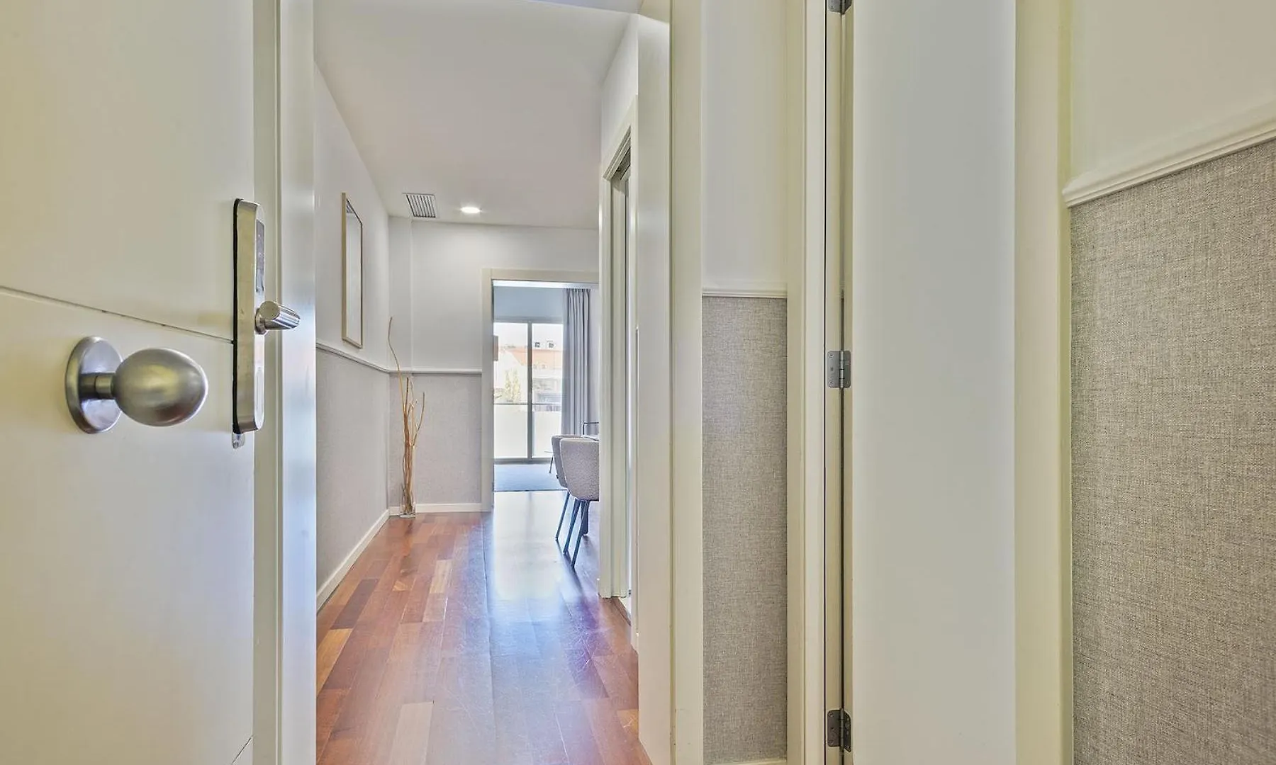 Ola Living Plaza Catalunya Apartment Barcelona 0*,  Spain