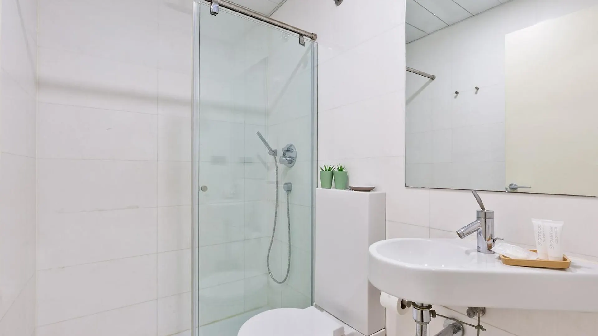 Ola Living Plaza Catalunya 0*, Барселона Испания