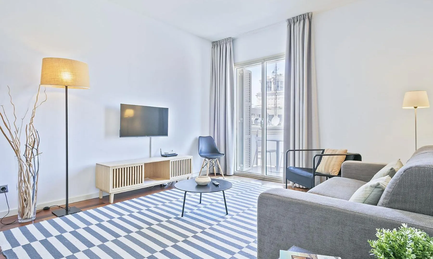 Ola Living Plaza Catalunya Барселона